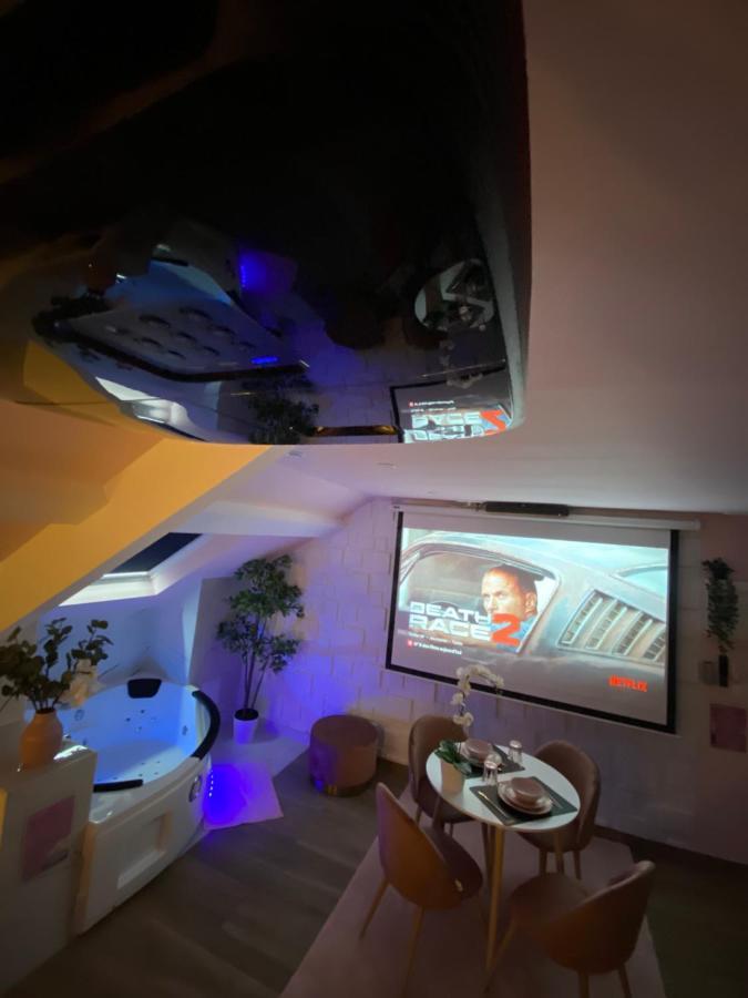 Capsule Color Deluxe Balneo I Ecran Home Cinema I Console De Jeux Trith-Saint-Leger Екстериор снимка